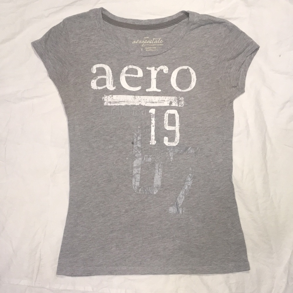 Aeropostale Women’s T-Shirt. Size Large.  Gray.